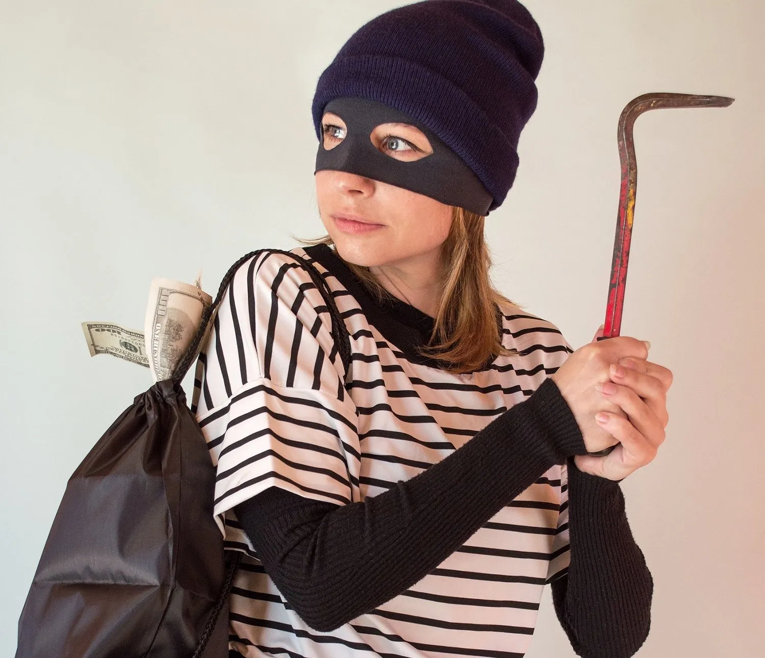 How to Deal With an Employee who Steals Credit